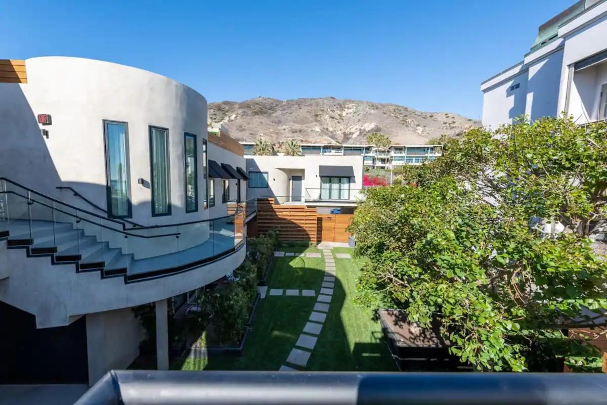 Malibu Sand Carbon Beach Suites Exterior foto