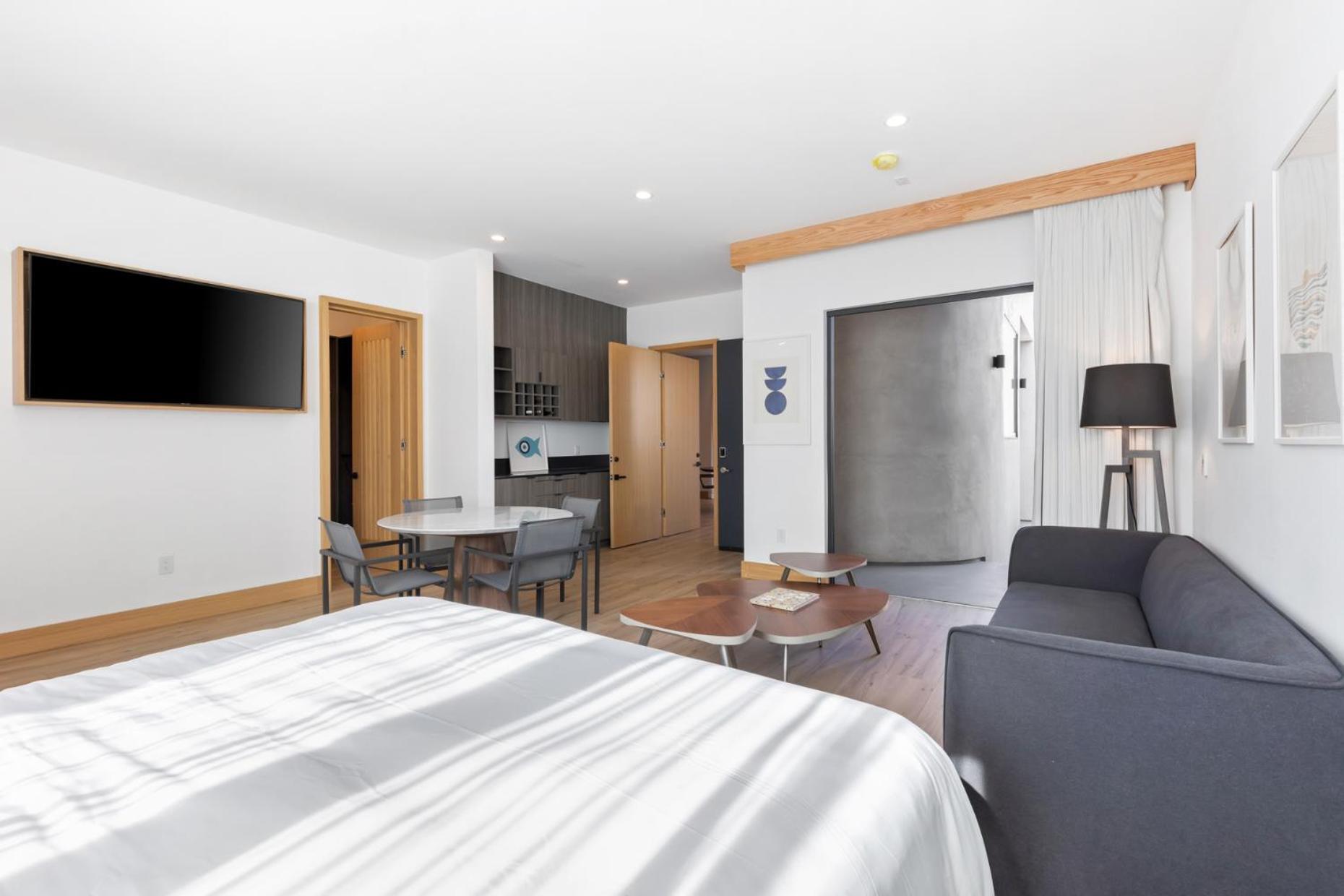 Malibu Sand Carbon Beach Suites Exterior foto
