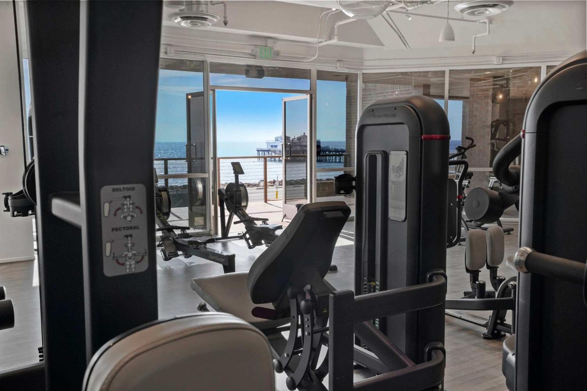 Malibu Sand Carbon Beach Suites Exterior foto